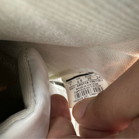 Nike Women’s size 7 Air Jordan 11 retro Vast grey glitter sparkle wmns sneakers - Picture 5 of 11